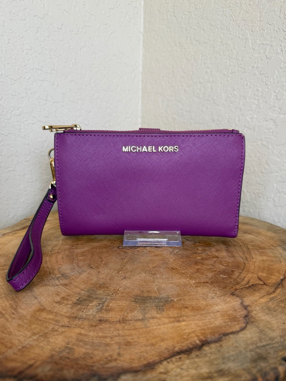 Michael Kors Jet Set Wristlet Wallet Fuchsia Purple Saffiano Leather Zip Clutch